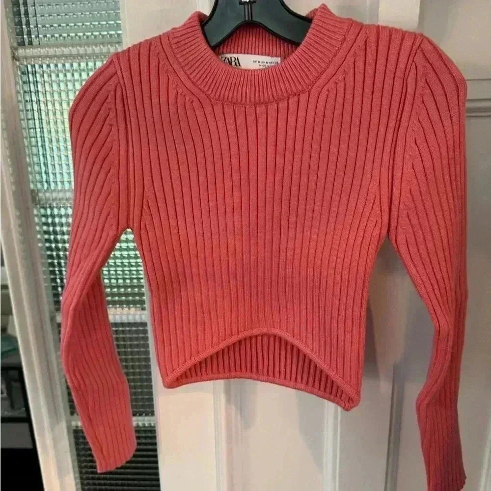 Zara NWT ribbed crew neck cropped sweater. Long sleeve pink sz M